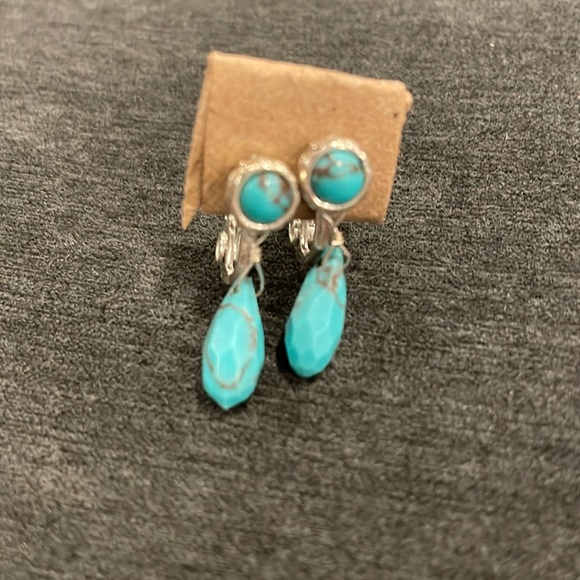 Super sweet clip on earrings in teal - Picture 1 of 2